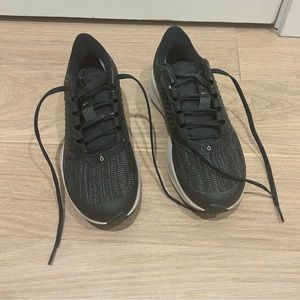 Nike Pegasus shield 38 size 6 ladies